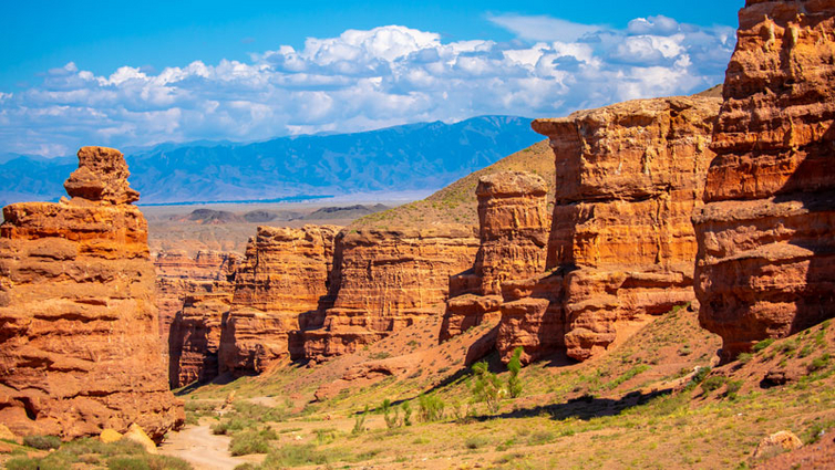 Unterwegs-im-Charyn-Canyon-in-Kasachstan.jpg