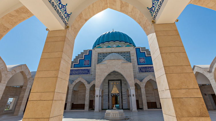 Hodscha-Ahmad-Yasawi-Mausoleum-in-Türkistan.jpg